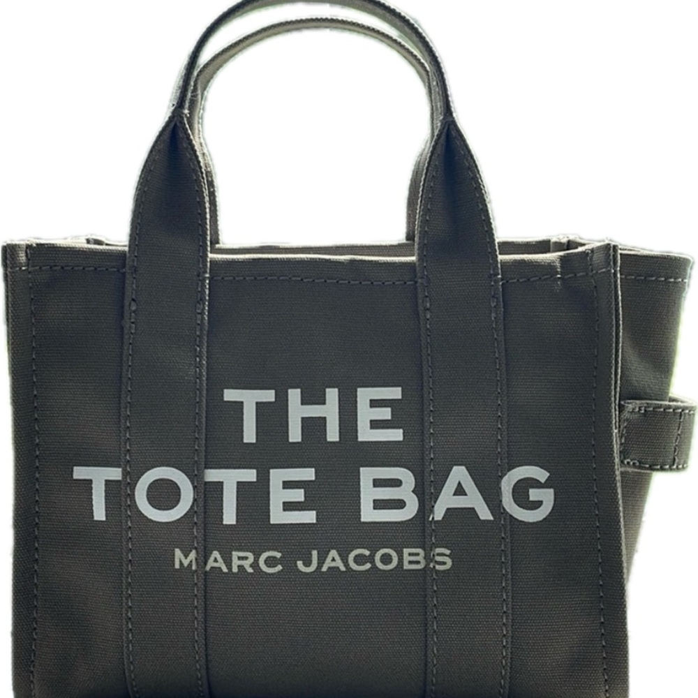 Like new Mark Jacobs, tote bag in slate green in perfect condition.